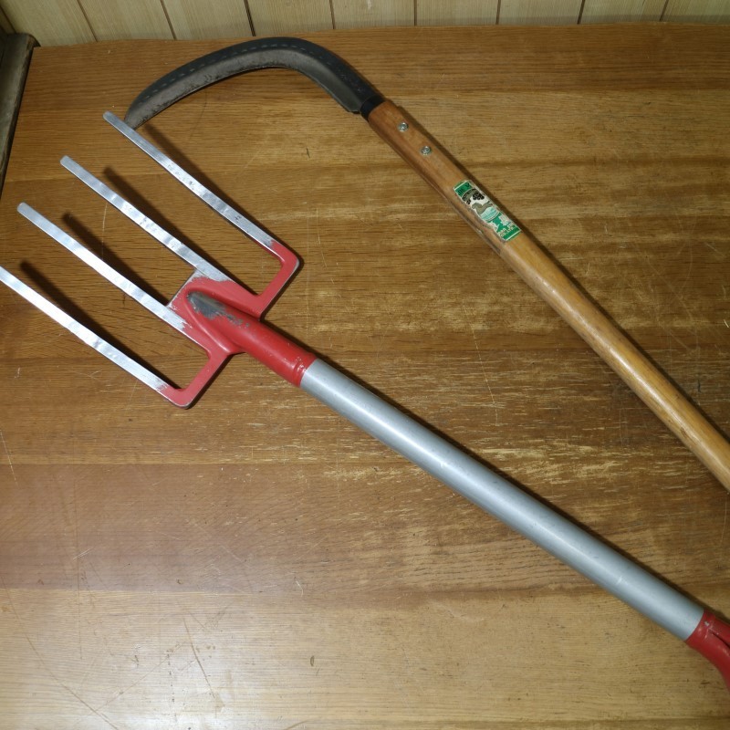 まとめ売り 2点 農具 農用フォーク 鋤 鍬 全長94 5cm 本手打 造林鎌 全長156cm Za805 造園用工具 資材 売買されたオークション情報 Yahooの商品情報をアーカイブ公開 オークファン Aucfan Com