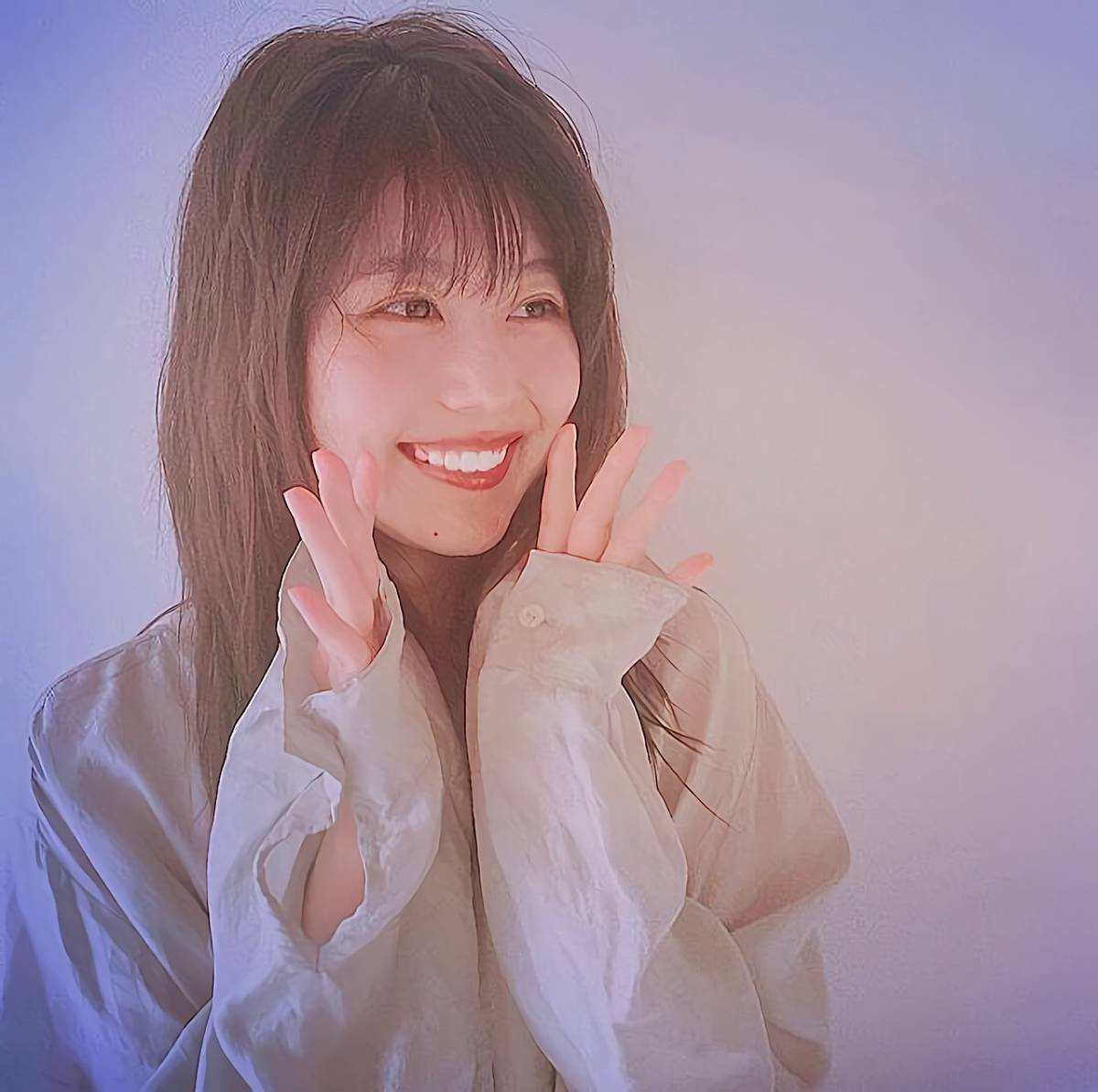 美 乳 女優