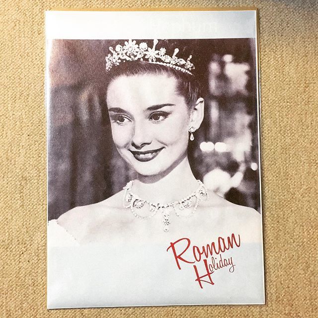 布 ポスター オードリー ヘップバーン ローマの休日 アン王女 ヘプバーン 映画 売買されたオークション情報 Yahooの商品情報をアーカイブ公開 オークファン Aucfan Com