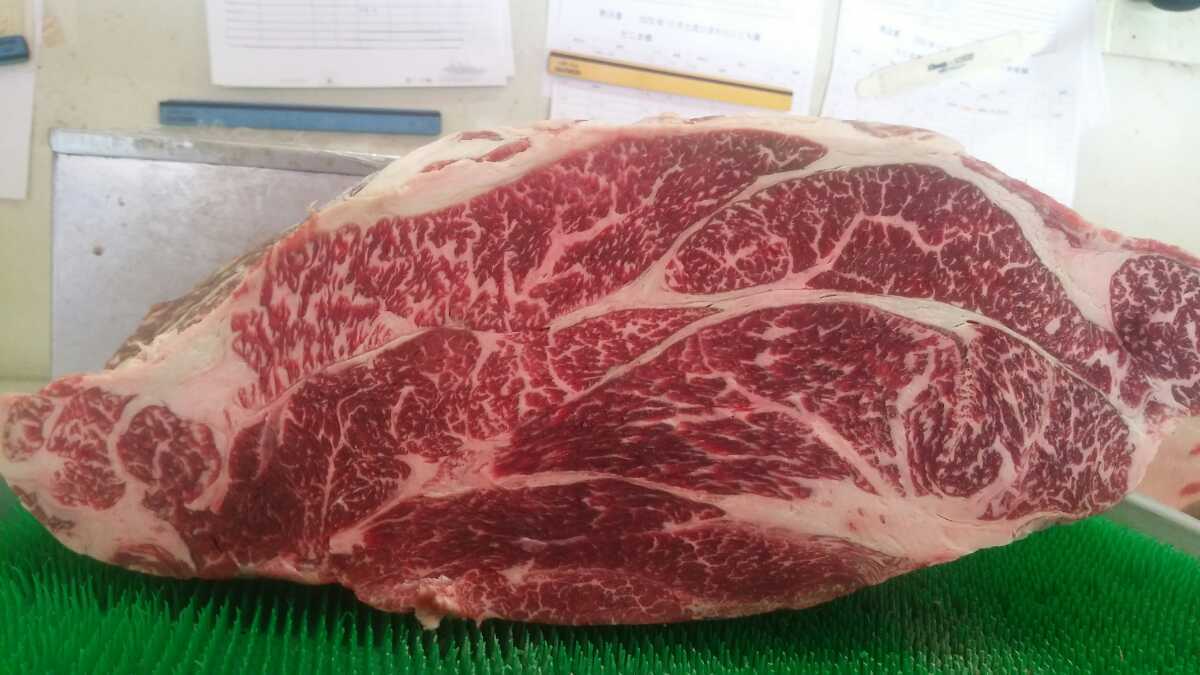  特選黒毛和牛 奈良県産 特選黒毛和牛 クラシタ 肩ロース 2.3kg(ロース)｜売買されたオークション情報、yahooの商品情報をアーカイブ公開 - オークファン ロース
