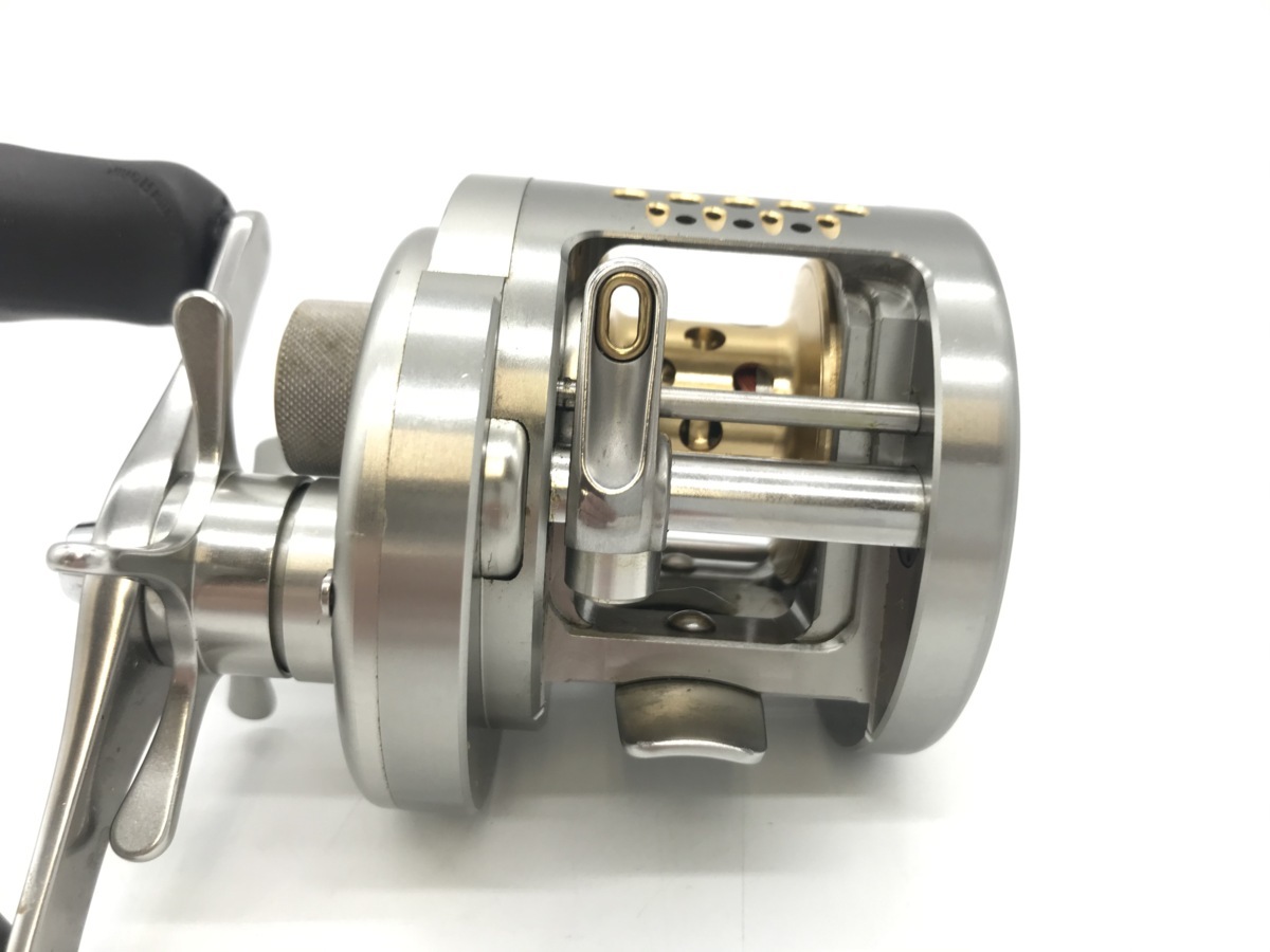 シマノ 03カルカッタコンクエスト 03 SHIMANO シマノ(SHIMANO) カルカッタ カルカッタコンクエスト | by - カルカッタコンクエスト201DC &frasl; SHIMANO(シマノ) 0 200DC｜＠ベリーネット すぴこくた
