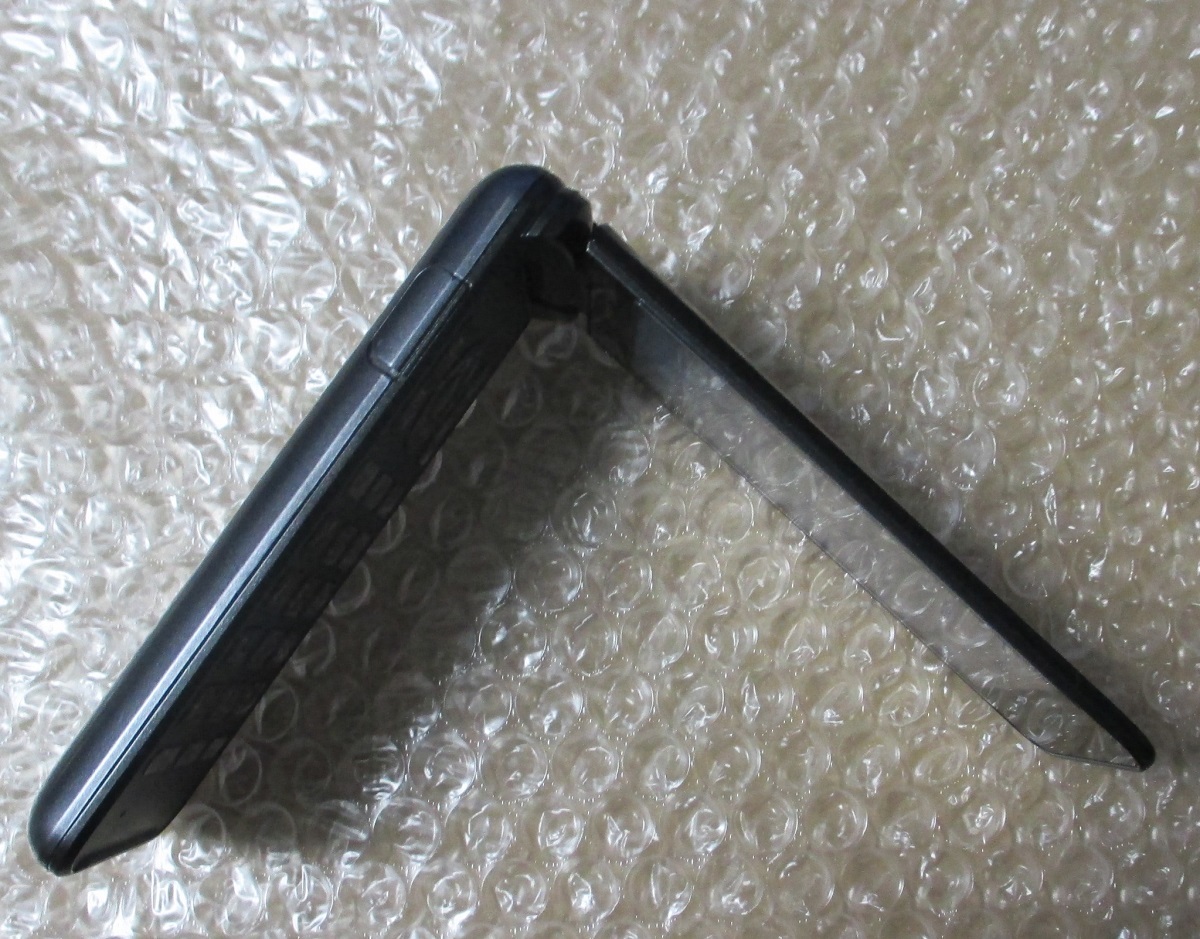 4G GRATINA KYF31 au ブラック 京セラ SIMロック解除済 SIMロック解除