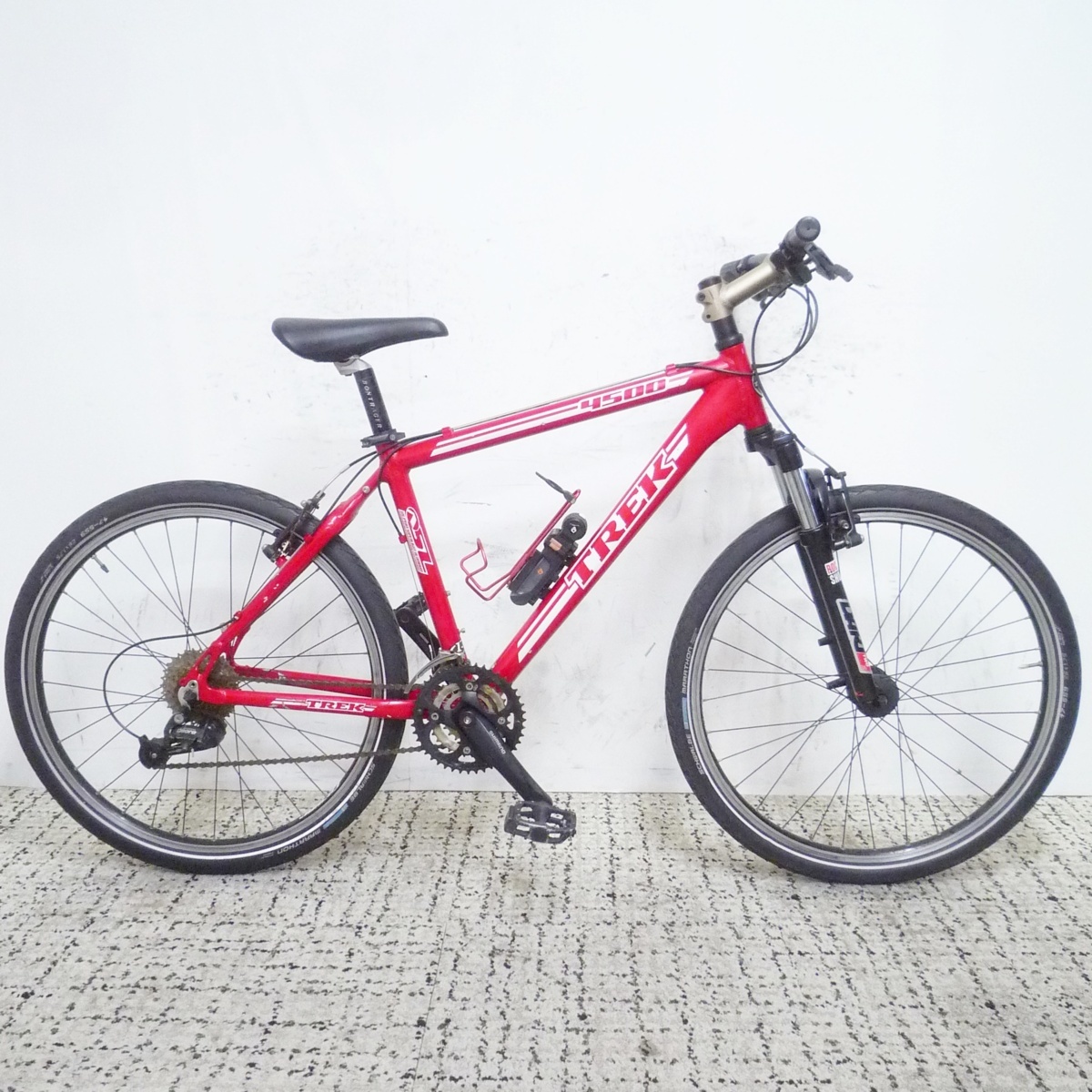 【お得，新作】 マウンテンバイク 26インチ TREK 4500 アルミフレーム ハードテイル 3&times;9 Fサス トレック MTB(Mサイズ)｜売買されたオークション情報、yahooの商品情報をアーカイブ公開 - オークファン ハードテイル