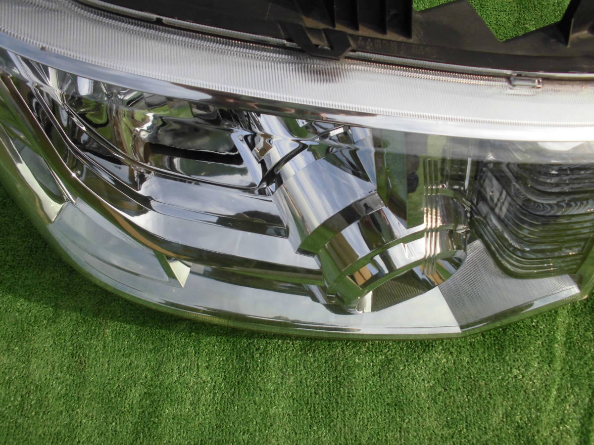 三菱 CV5W デリカ D:5 純正 HID ヘッドライト 右 KOITO 100-87918 送料