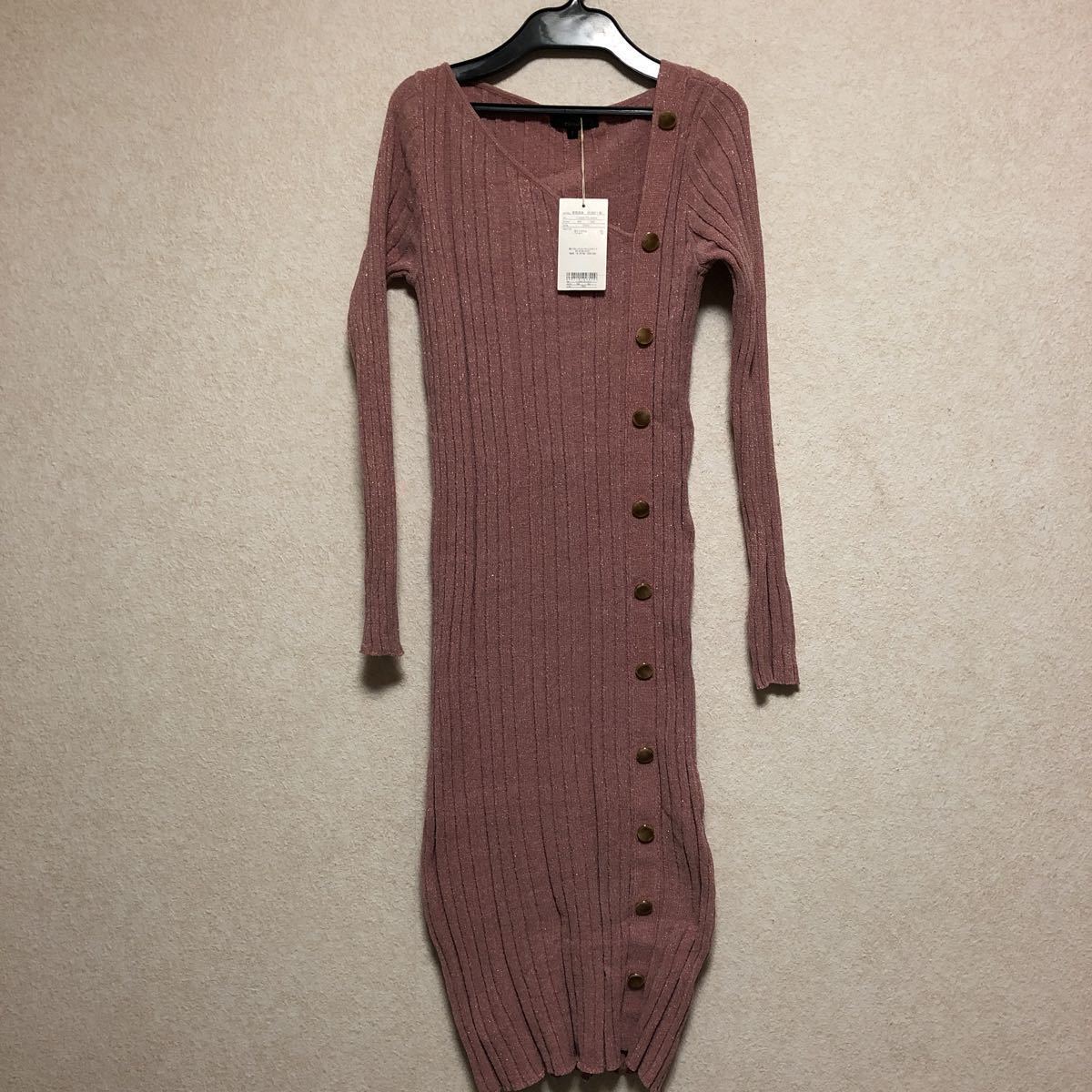 Riendaのgld Button Cd Op ワンピース ピンク フリーサイズ タグ付き リエンダ 今期 ワンピース 売買されたオークション情報 Yahooの商品情報をアーカイブ公開 オークファン Aucfan Com