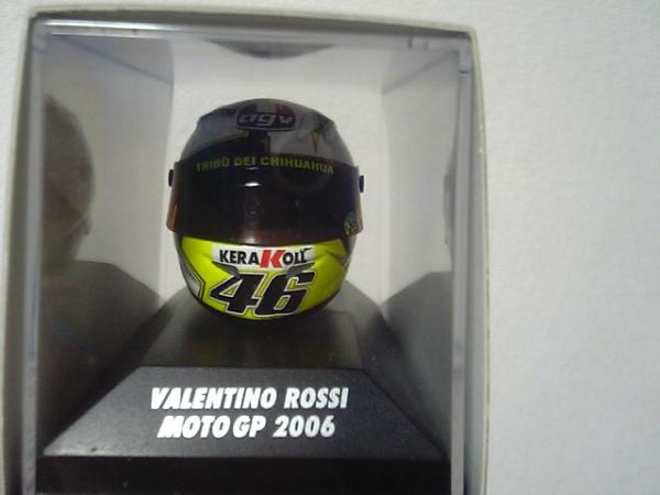 1/8 ヘルメット　2006 ロッシ　＆　1/24 YZR-M1