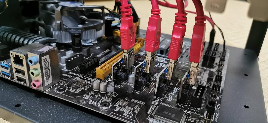 マイニングリグ GTX 1660 SUPER×4枚 (125MH/s)｜ビデオカード 