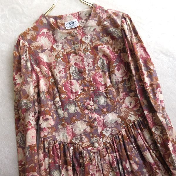 Laura Ashley ローラアシュレイ ヴィンテージ 花柄 ロング ワンピース ローズプリント 薔薇 ワンピース 売買されたオークション情報 Yahooの商品情報をアーカイブ公開 オークファン Aucfan Com