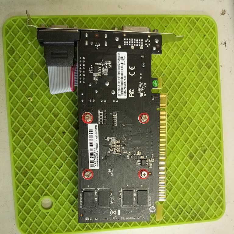 新品同じ様!　PCIグラフィックボード　1GB 64bit DDR3_2