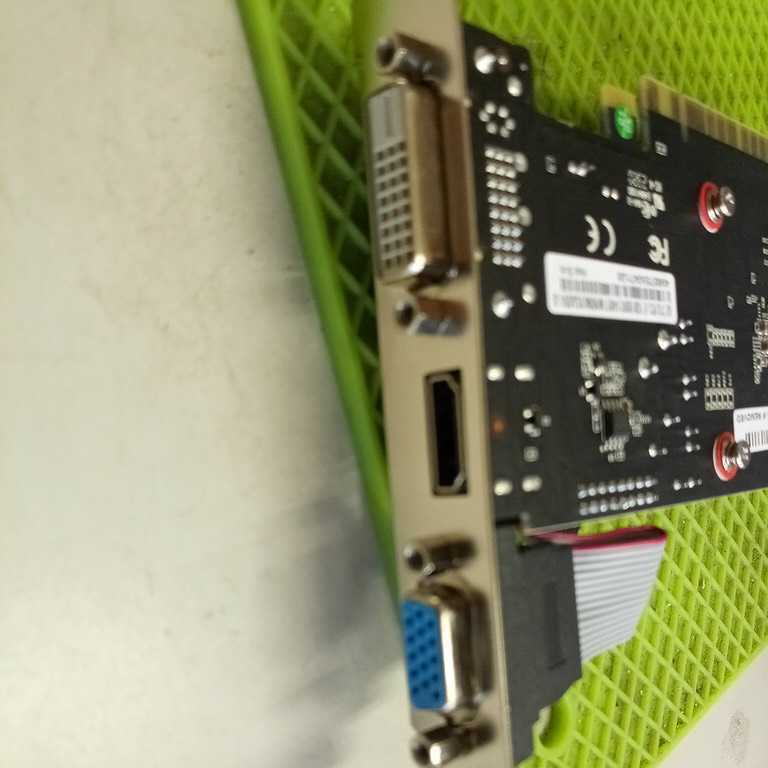 新品同じ様!　PCIグラフィックボード　1GB 64bit DDR3_3