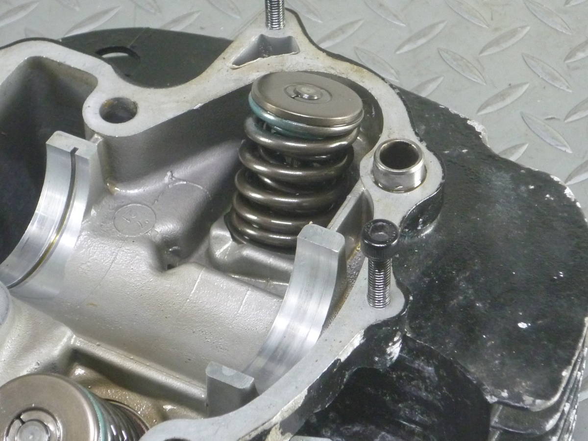 2H6 SR400 シリンダー シリンダーヘッドカバー | YAMAHA 純正 1JR