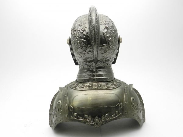 ニッカウイスキーのボトルカバー甲冑 貴重 金属製 重い サムライ NKKA