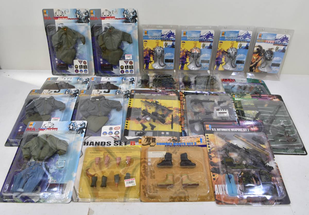 23180) ドラゴン 付属品 20点セット まとめ売り [ヘルメット/フライト