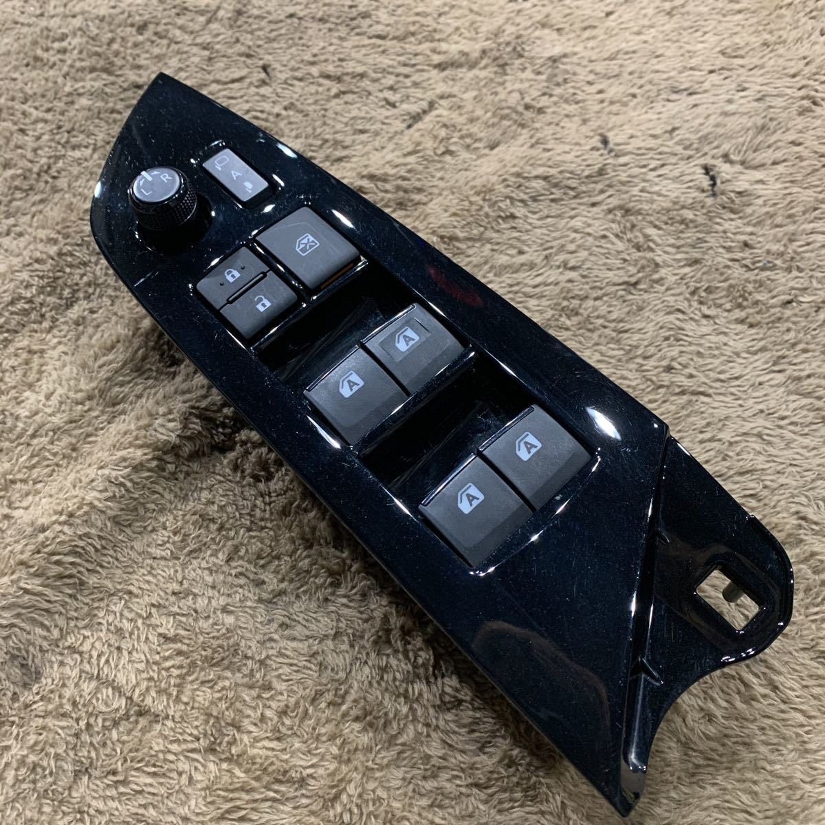 プリウス50 パワーウィンドウメインスウィッチ ZVW50 プリウス パワーウィンドウ スイッチ 運転席 50プリウス 純正