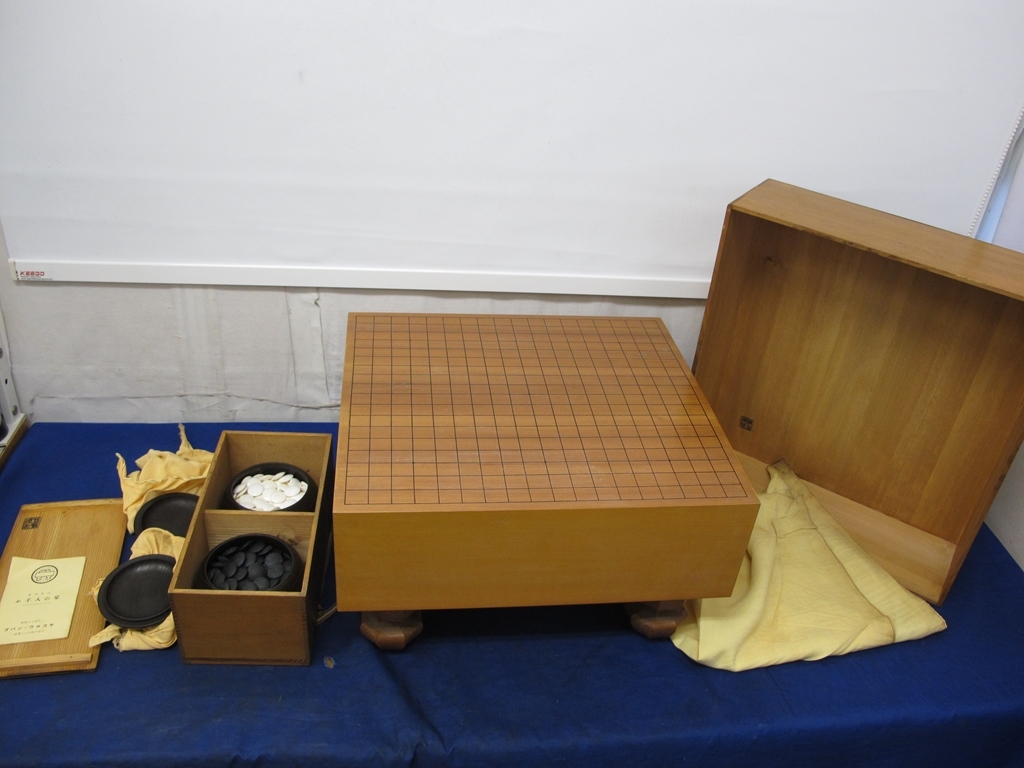 1‐216 碁盤 将棋盤の老舗 名古屋 鱗屋製 ウロコヤ 天然木製 将棋盤