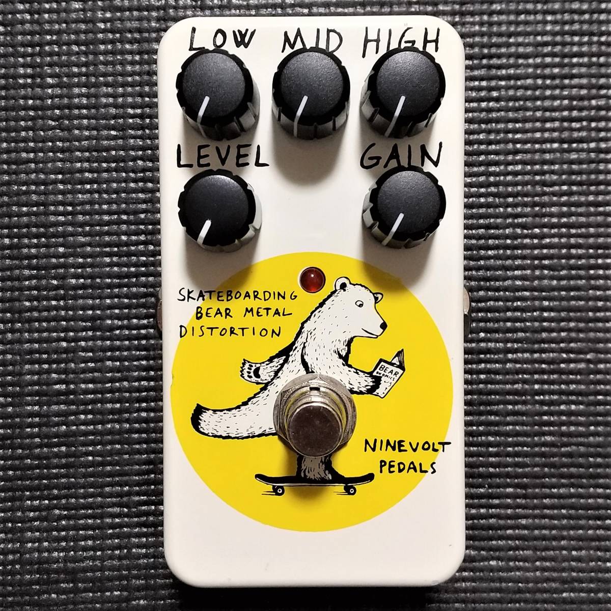 ギター Ninevolt Pedals SKATEBOARDING BEAR L □Ninevolt Pedals SKATEBOARDING BEAR METAL DISTORTION ナインボルト