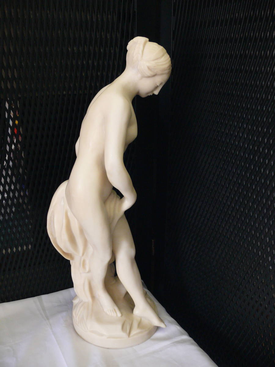 西洋彫刻 ヴィーナス像 女性像 裸婦像 彫刻 彫像 石膏調 美術 入浴 水浴 オブジェ 飾り デッサン 西洋彫刻 売買されたオークション情報 Yahooの商品情報をアーカイブ公開 オークファン Aucfan Com