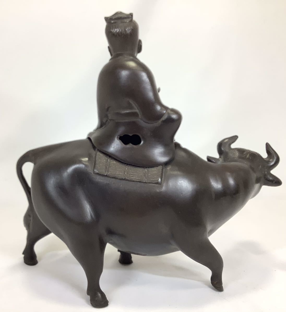 香炉 高岡銅器 置物 : 黄銅時代物 時代物 古銅 牛に乗る老人 銅製 喜泉堂