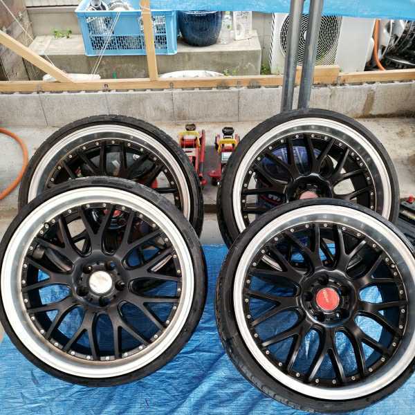 20インチホイール メーカー不明 50フーガに装着してました。車両 20インチホイール メーカー不明 50フーガに装着してました。車両