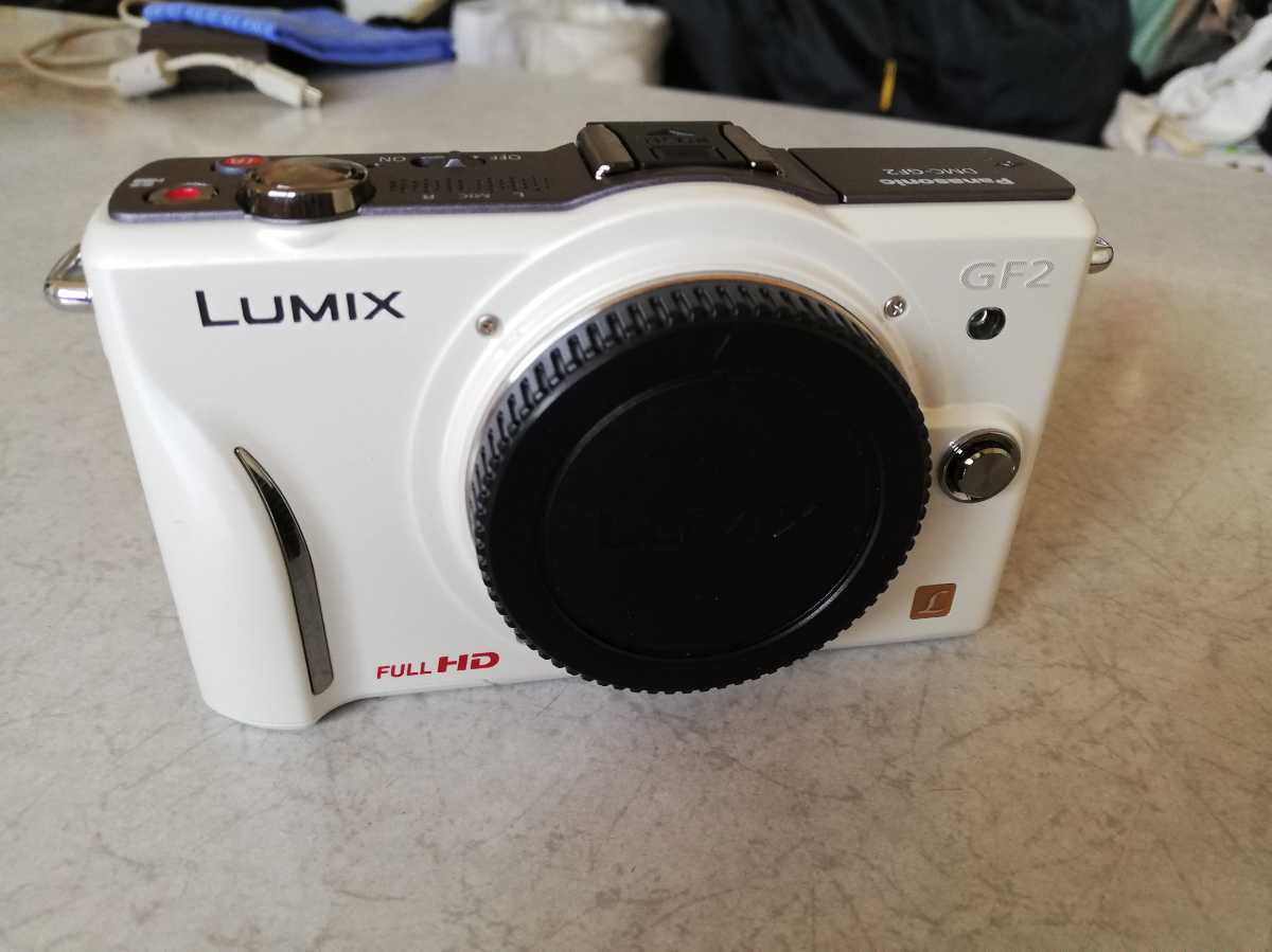 交渉可★パナソニック　ルミックス　DMC-GF2（14-42mmレンズセット）白 Panasonic LUMIX DMC-GF2 レンズ 14-42 ホワイト Panasonic DMC-GF2