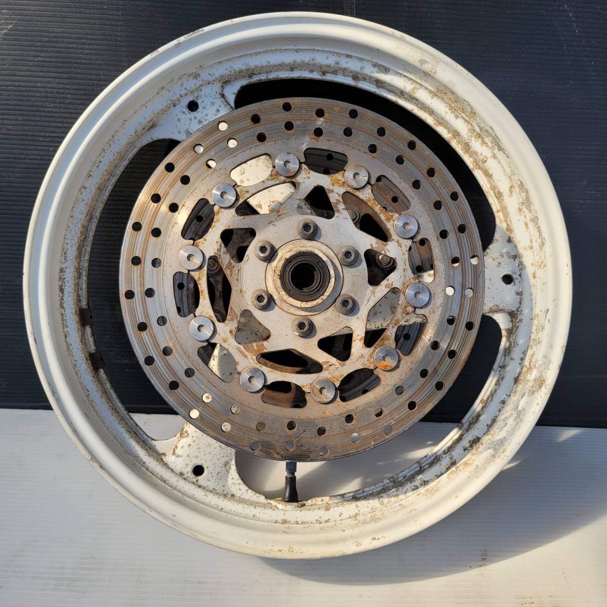 xjr400 4hm ホイール XJR400 4HM フロントホイール 17XMT3.00 F-49刻み ホイール オートバイ