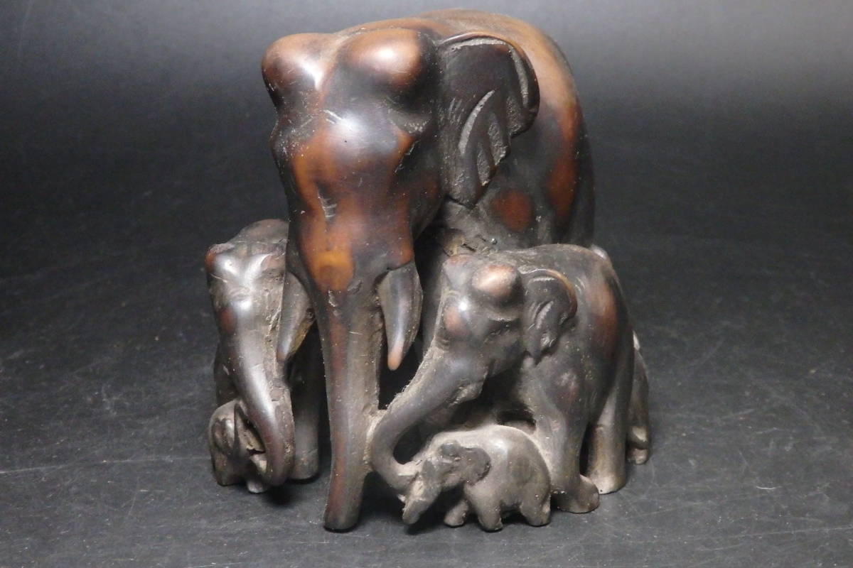 旧家だし 木彫り 置物 親子象 重さ597g 古美術品 東洋彫刻 売買されたオークション情報 Yahooの商品情報をアーカイブ公開 オークファン Aucfan Com