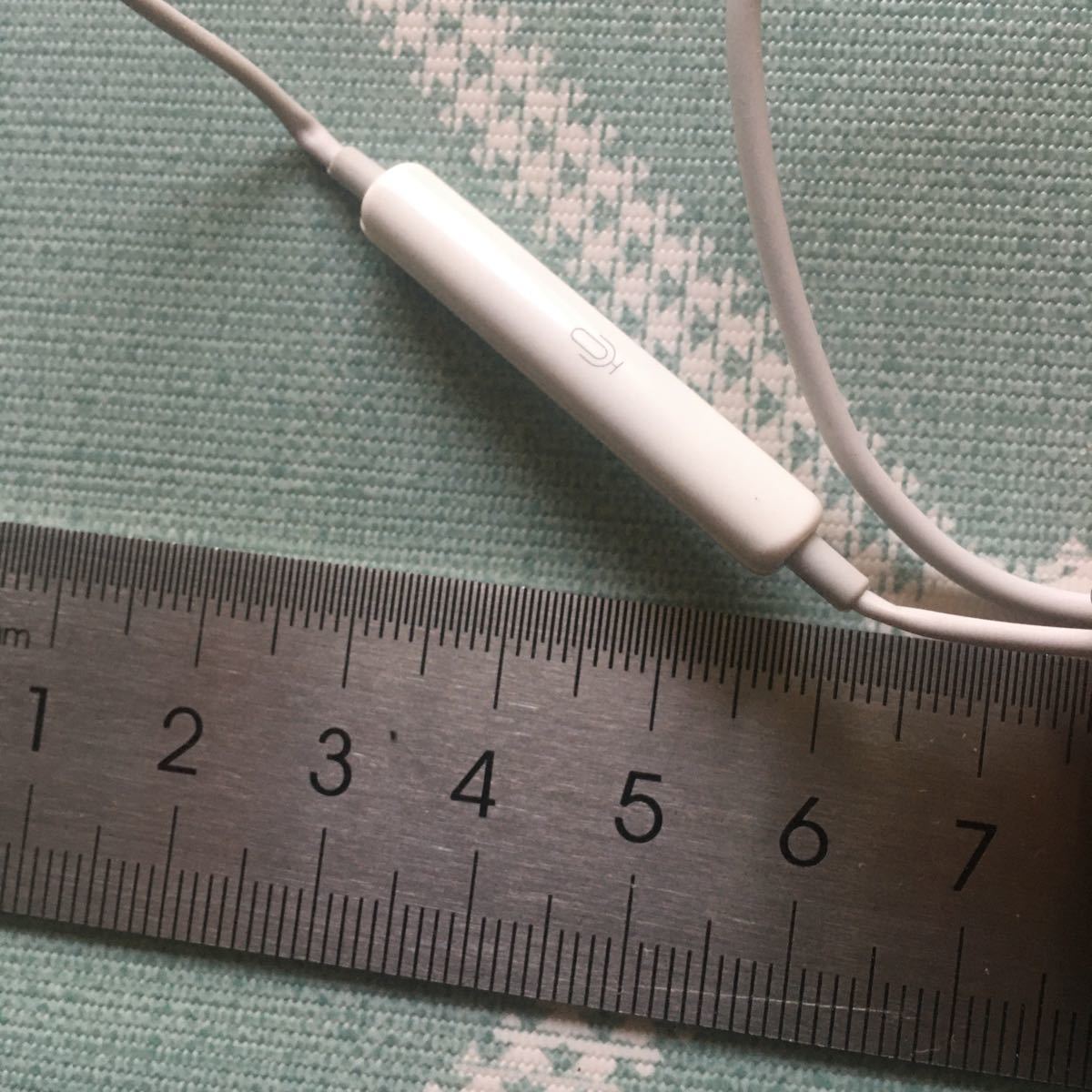 Iphoneスマホ用イヤホン 音量調整付き 28 イヤフォン 売買されたオークション情報 Yahooの商品情報をアーカイブ公開 オークファン Aucfan Com