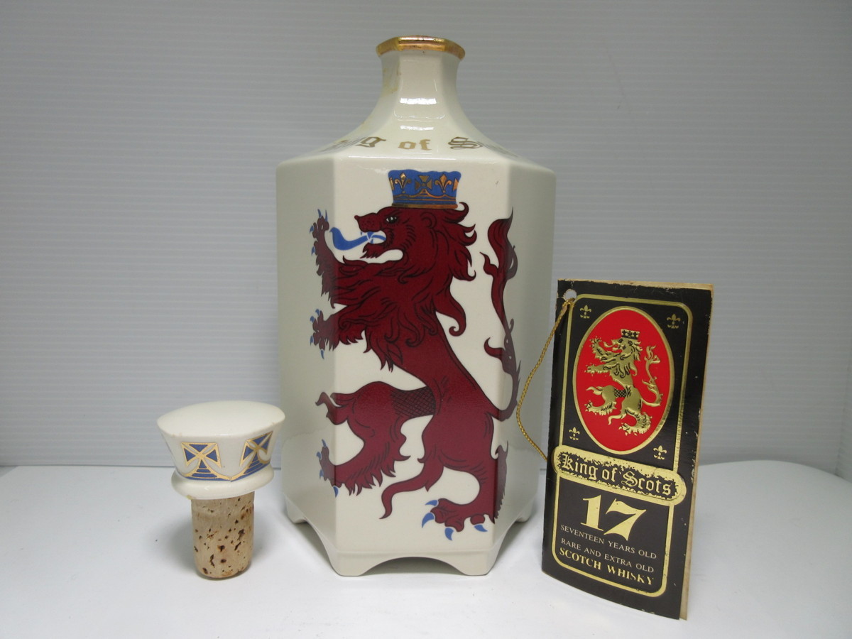 キングオブスコッツ 17年 赤 陶器ボトル 紙封切れ 750ml(重量1，153g) 43%