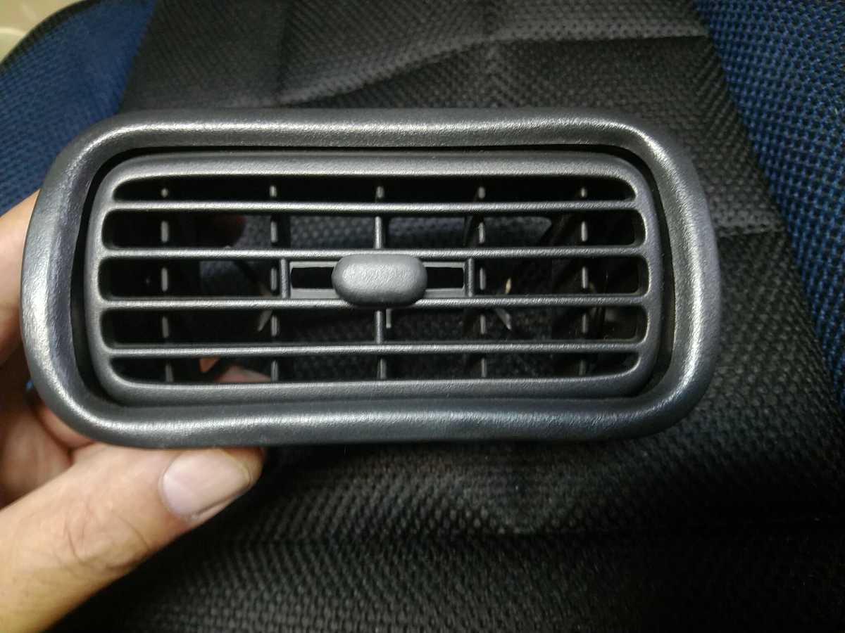 日産 ローレル セフィーロ C33 A31エアコン 吹き出し口 助手席側 旧車 日産用 売買されたオークション情報 Yahooの商品情報をアーカイブ公開 オークファン Aucfan Com