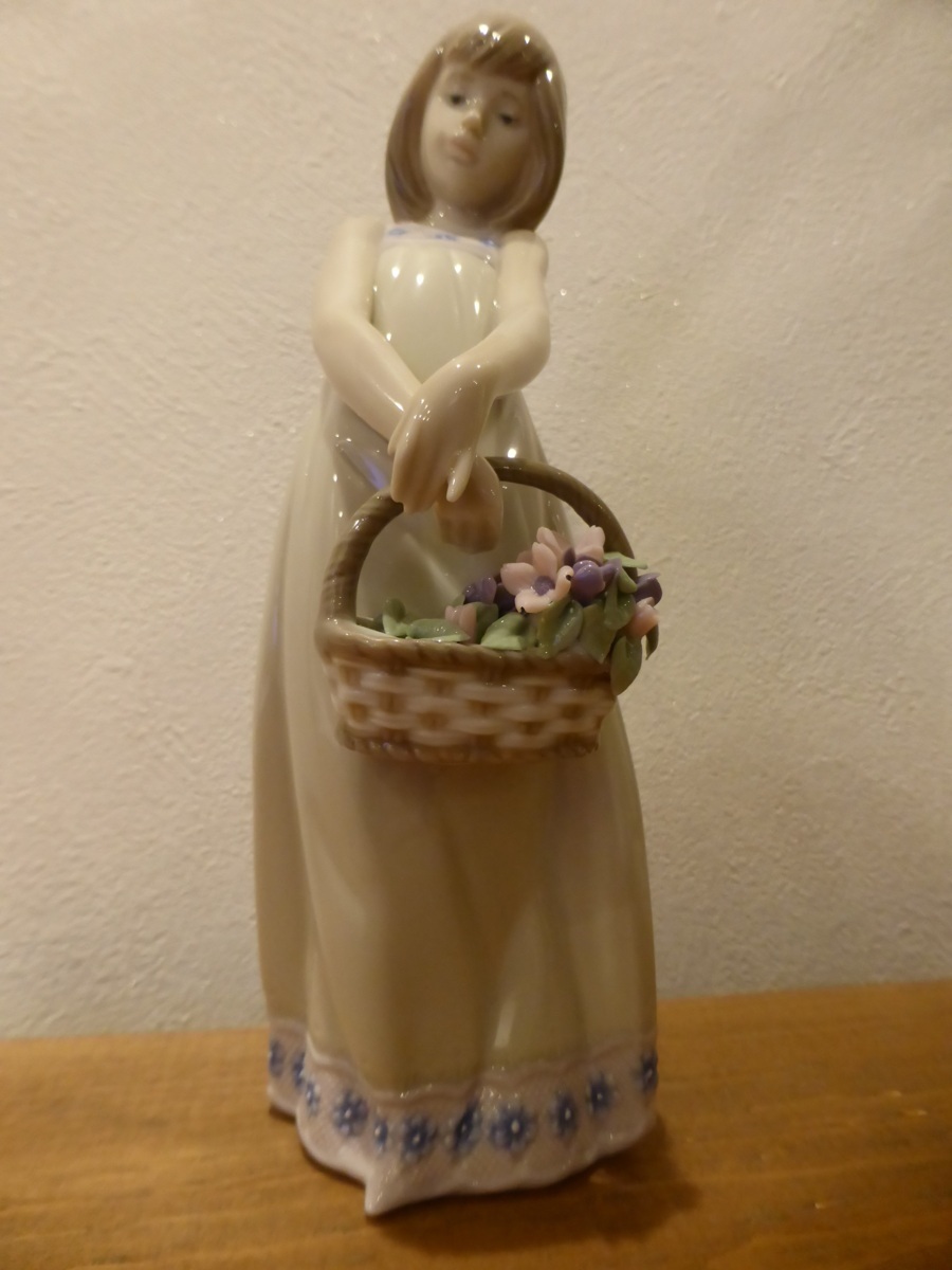 LLADRO リヤドロ お花の宝物 陶器人形 置物 LLADRO/リヤドロ 『お花の宝物』 5605 陶器 人形 置物 Yahoo