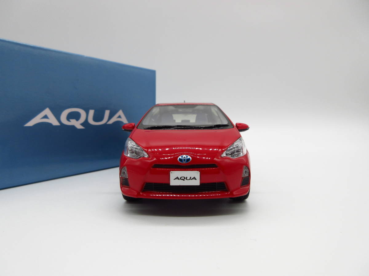 1/30 トヨタ アクア AQUA 前期 カラーサンプル 非売品 ミニカー 