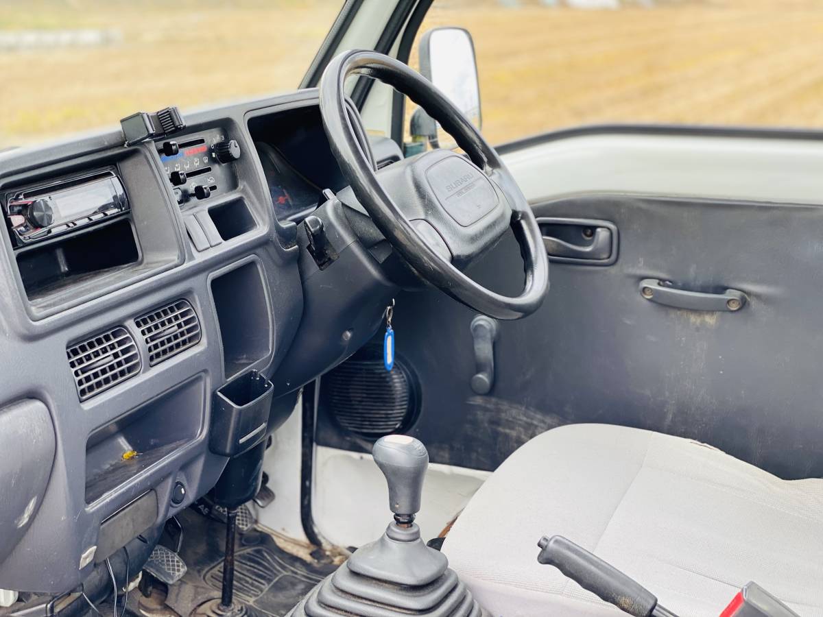 サンバートラック4WD☆エアコンつき☆5MTの軽トラ ☆LE-TT2 ☆ TB 