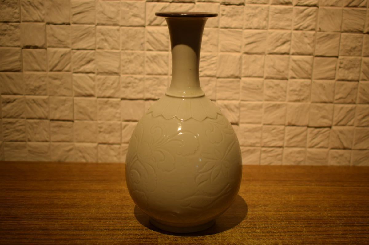 希少品　晴眼鋳　中国花瓶　中国美術　古銅　古玩　古美術　骨董品　宝石嵌め GE】GA40【東海コレクター所蔵品】時代 白磁花草文銀覆輪花瓶 /定窯 白