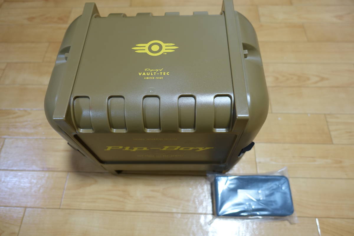 PS4 Fallout Pip-boy 微使用品 フォールアウト ソフト無し ピップ