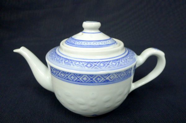 S528 中国景徳鎮製 蛍焼 青花玲瓏急須 湯呑 汲出碗 5客揃 染付茶器 唐 