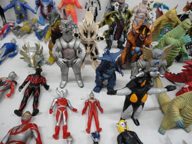 ソフビ - メルカリ 12体セット 怪獣フィギュア ウルトラマンシリーズ