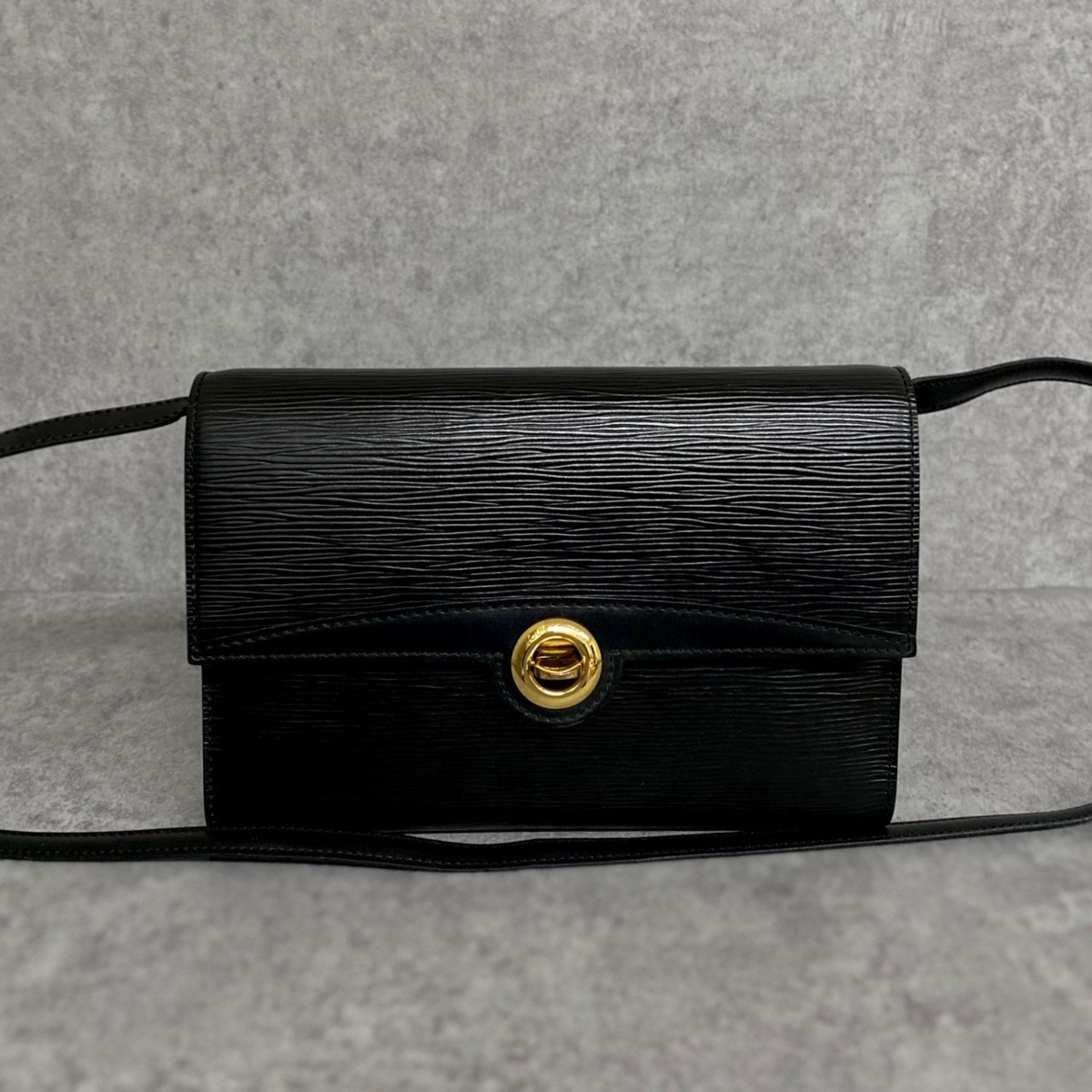 ■ 1円 美品 ■ LOUIS VUITTON ヴィトン エピ アルシュ レザー ミニ ショルダーバッグ ポシェット ノワール 斜めがけ レディース メンズ