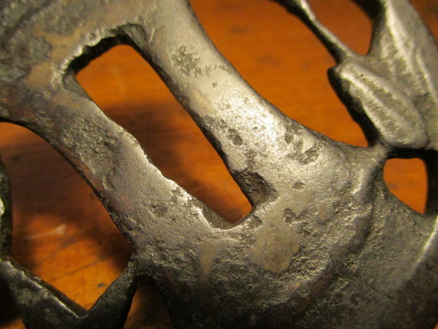 な282 古鍔 鉄地竹透鍔 鍛鉄 桐箱 無銘 刀装具 武具