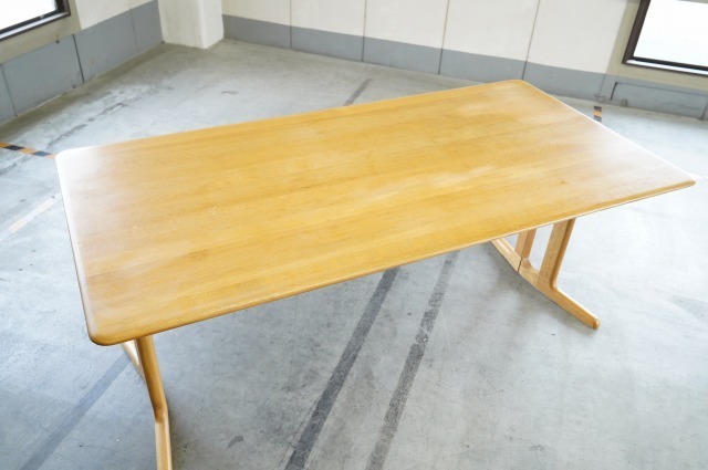 IDC大塚家具 フィル 14万 ダイニングテーブル オーク材 無垢材 机 食卓 2本