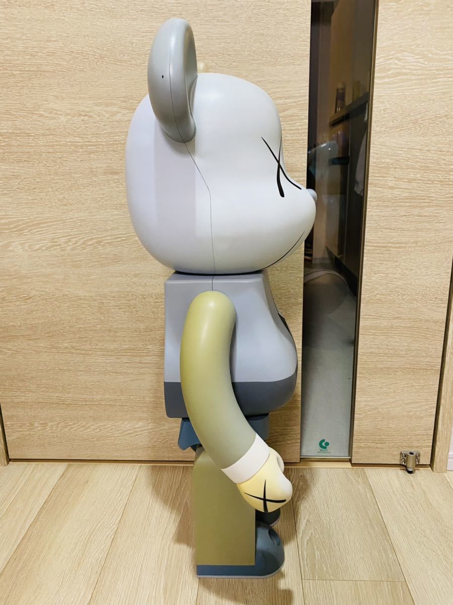 入手困難 美品 BE@RBRICK ベアブリック KAWS 人体模型 グレー 1000