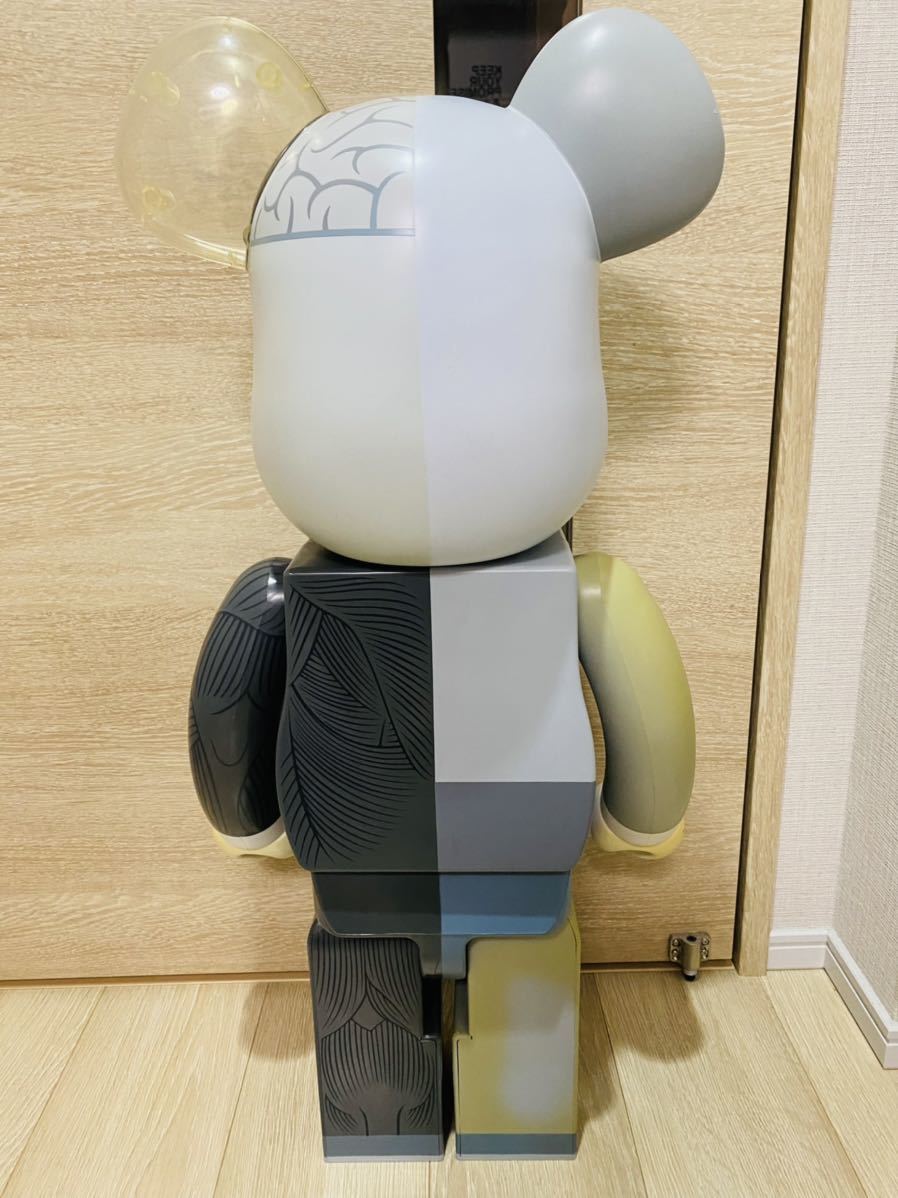 入手困難 美品 BE@RBRICK ベアブリック KAWS 人体模型 グレー 1000