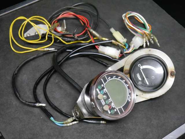 R1-Z 3XCより 社外 デジタル マルチメーターと水温計SET ワンオフ ステー付き RZ250 TZR250 RZR