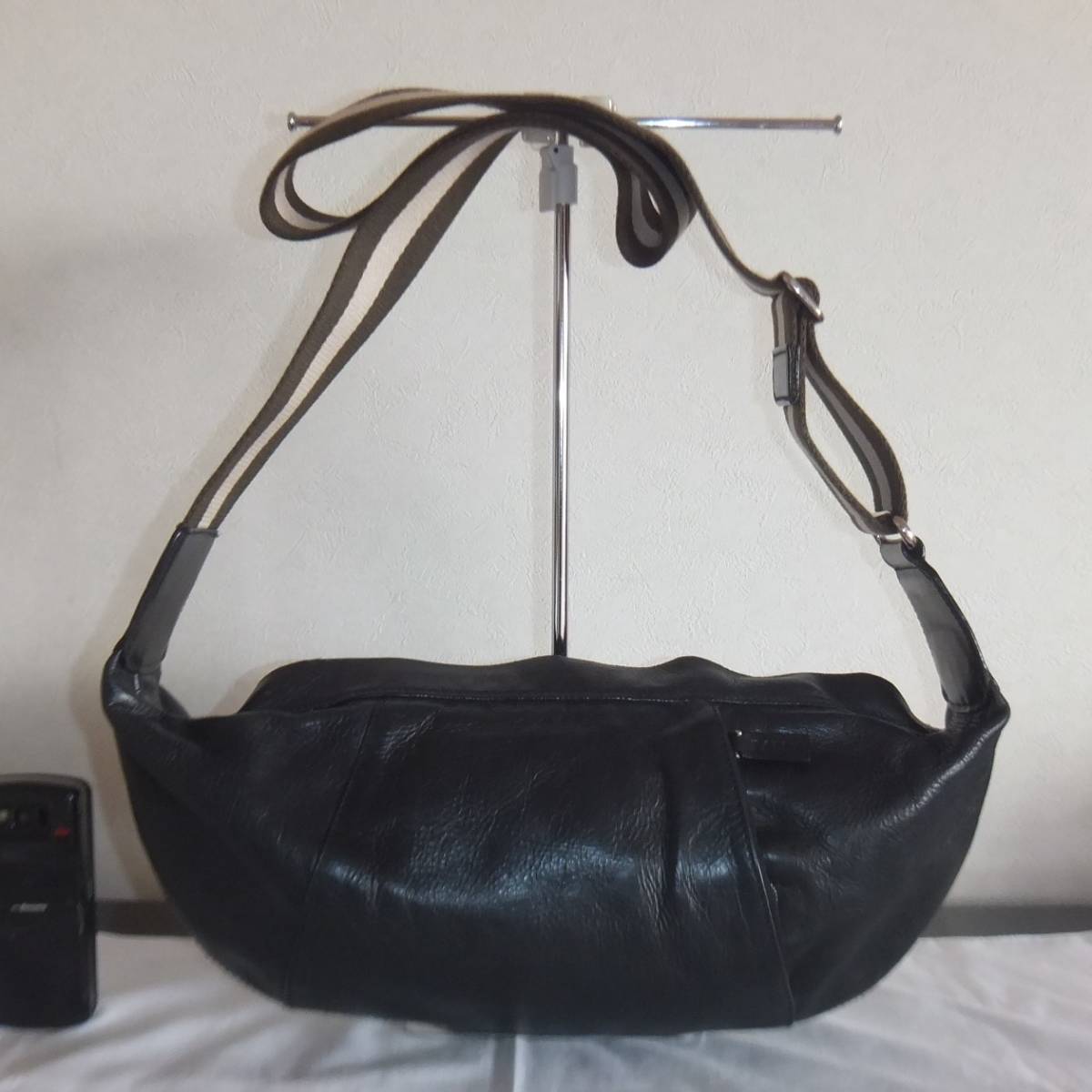 BALLY バリー ソフト レザー ショルダーバッグ 本革 鍵 書類 ビジネス
