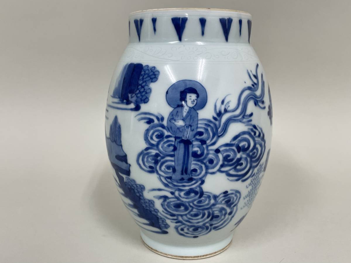 中国 景徳鎮製 青花 人物山水 花瓶 細密細工彫刻あり 骨董品 陶磁器