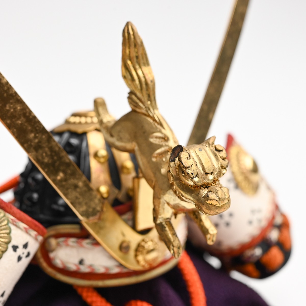 名工 甲冑師 加藤一冑 作　源義経公　長鍬形　獅子前立兜 共箱 名工 甲冑師 加藤一冑 作 源義経公 長鍬形 獅子前立兜 共箱 名工 甲冑