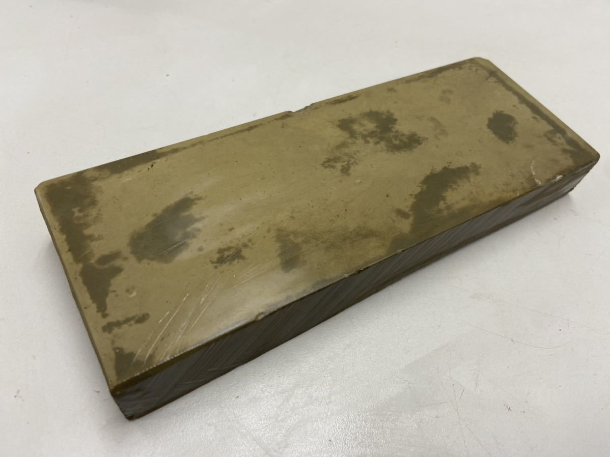 砥石　理容店 09米169 理容 砥石 天然砥石 カラス からす 20.9cm 7.8cm 2.3～2.9cm
