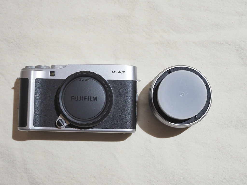 FUJIFILM X-A7 レンズキット シルバー（XC15-45mmF3.5-5.6 OIS PZ F X