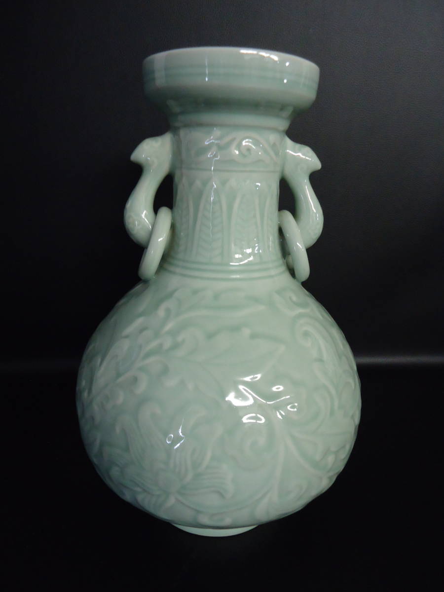 中国龍泉窯 青磁牡丹文瓶 双耳壺 中国美術 青磁 高さ38cm 牡丹文 文化遺産オンライン 青磁鳳凰耳瓶 中国龍泉窯 青磁牡丹文瓶 双耳壺