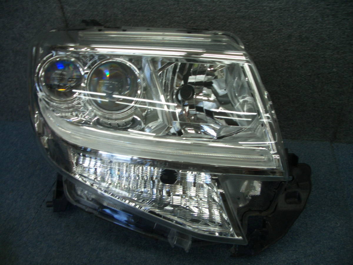 □□ 2109-Nn5 ダイハツ 純正 LA600S LA610S タント カスタム 前期 LED