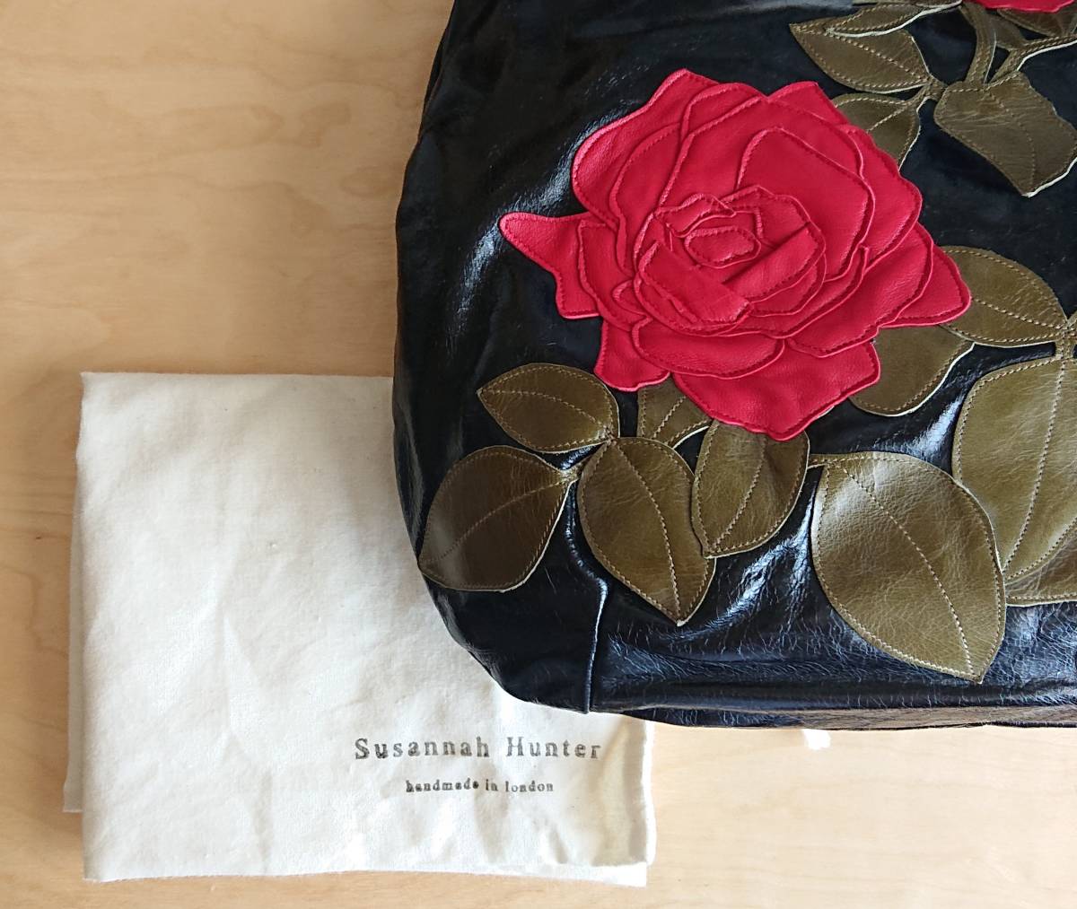 新品★スザンナハンター バッグ 黒 牛革 バラ 薔薇 SUSANNAH HUNTER マルニ アッシュぺーフランス ジャックルコー h.pfrance 2026年最新Yahoo!オークション -スザンナハンターの中古品・新品・未 goldie 公式 Bee! 前ポケット付ショルダーバッグ|